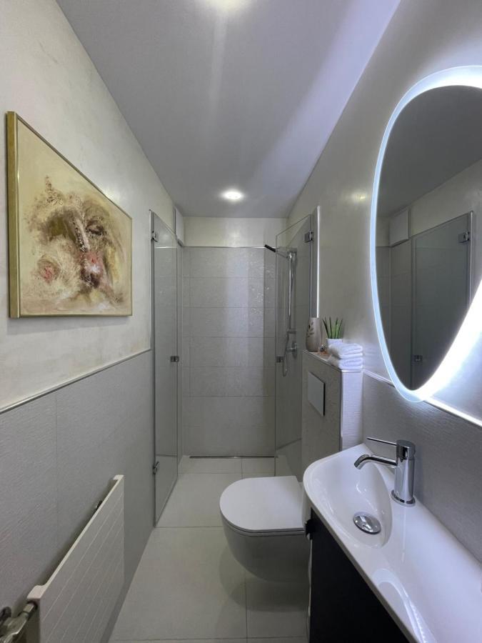 Airport Rooms Waldblick Colónia Exterior foto